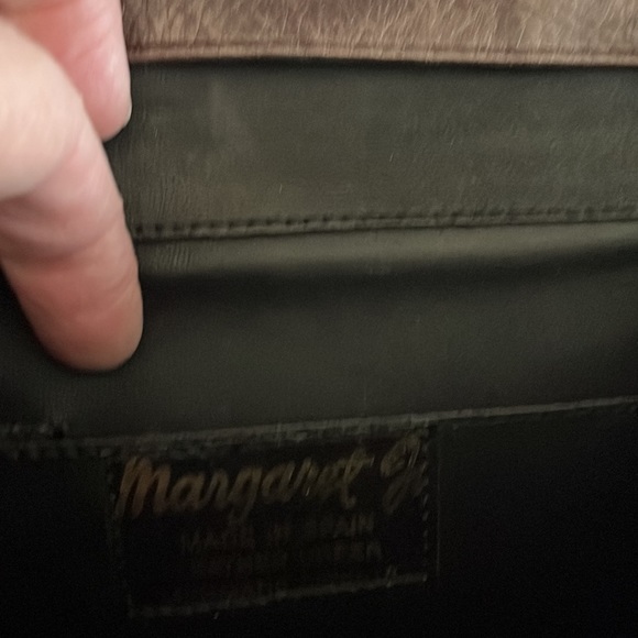 Like new brown purse. Leather upper. Manmade inner. Made in Spain. Margaret J. - Picture 5 of 7